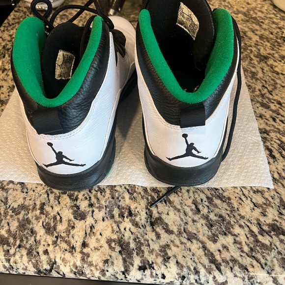 JORDAN 10 SEATTLE - Picture 2 of 4